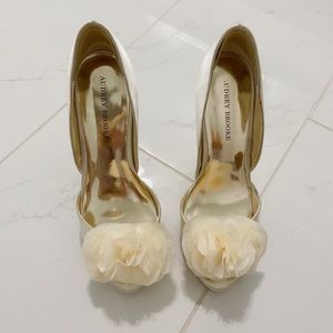 Audrey Brooke cream heels